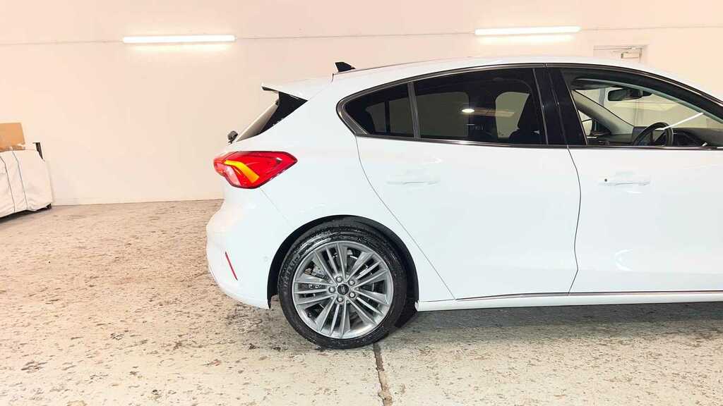 Ford Focus 1.5T Ecoboost Vignale Estate Euro White #13