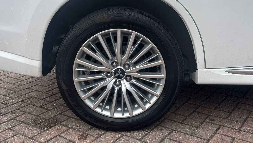 Mitsubishi Outlander 2.4 Phev Design 2020 White #6