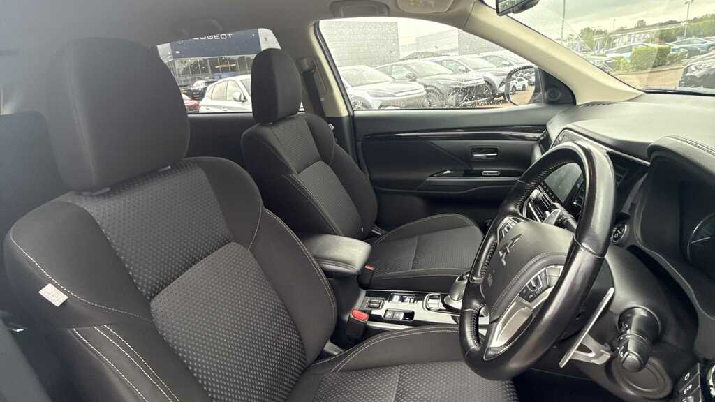 Mitsubishi Outlander 2.4 Phev Design 2020 White #2