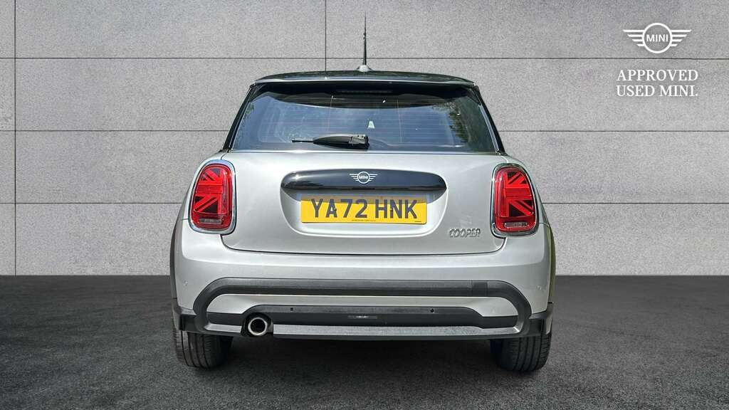 Mini Hatch 1.5 Cooper Classic 2023 YA72HNK Silver #4
