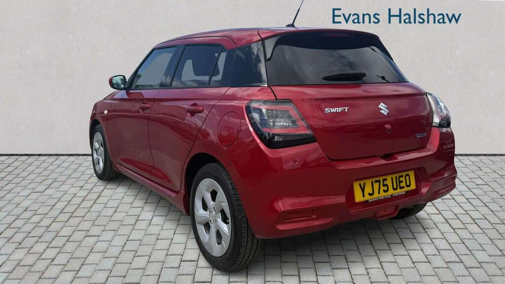 Suzuki Swift 1.2 Mild Hybrid Motion Cvt 2025 Red #5
