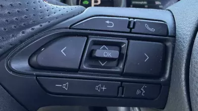 Toyota Yaris 1.5 Hybrid Icon Cvt Silver #15