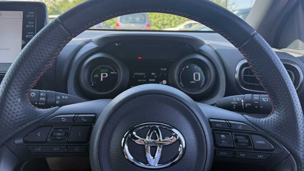 Toyota Yaris 1.5 Vvt-h Design E-cvt Euro 6 Ss Brown #14