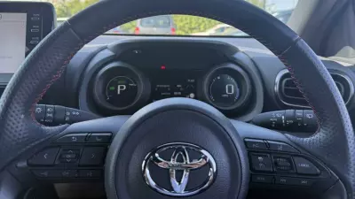 Toyota Yaris 1.5 Hybrid Icon Cvt Silver #14