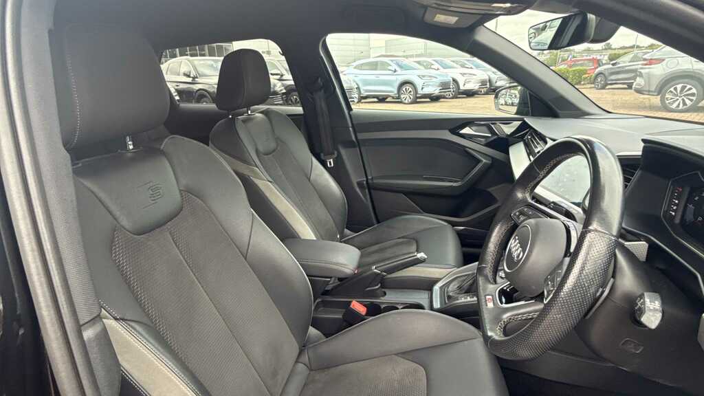 Audi A1 30 Tfsi 110 Vorsprung S Tronic 2021 HG70OPZ Black #2