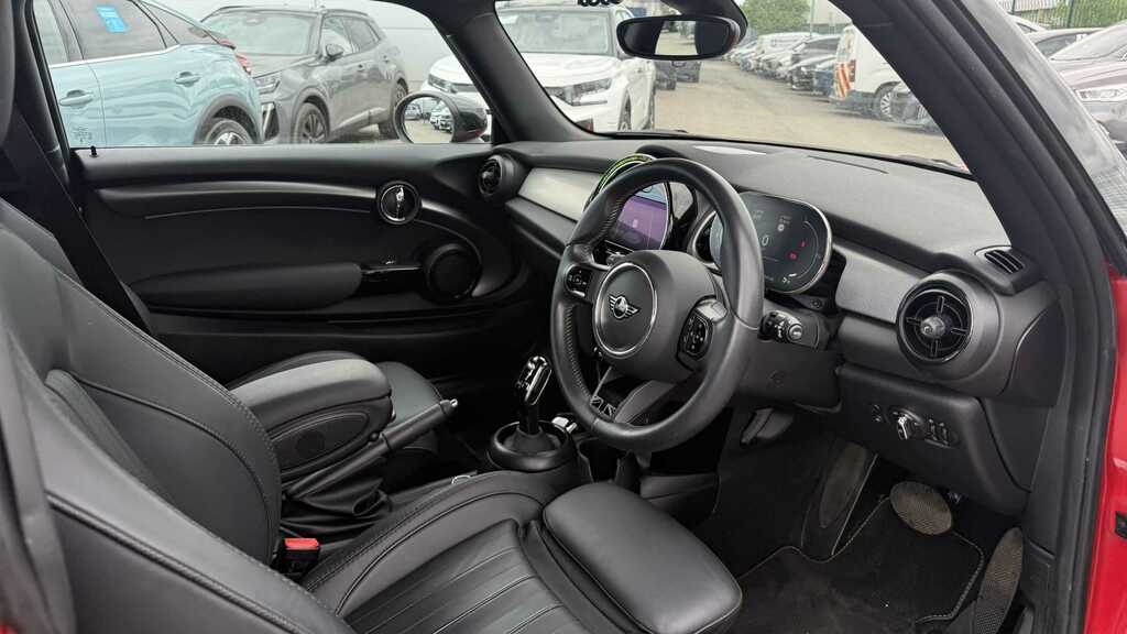 Mini Hatch 1.5 Cooper Exclusive 2023 MA72KOJ Red #6