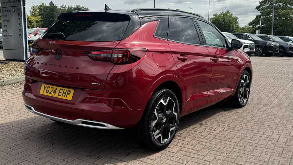Vauxhall Grandland 1.2 Hybrid 136 Ultimate E-dct6 2024 Red #6