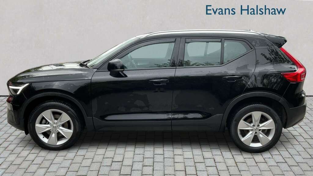 Volvo XC40 2.0 B3p Core 2022 Black #2