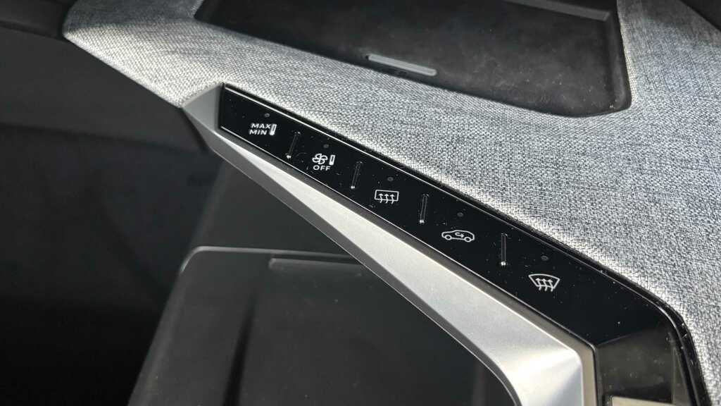 Peugeot 3008 1.6 12.4Kwh Allure Plug-in E-eat Black #21