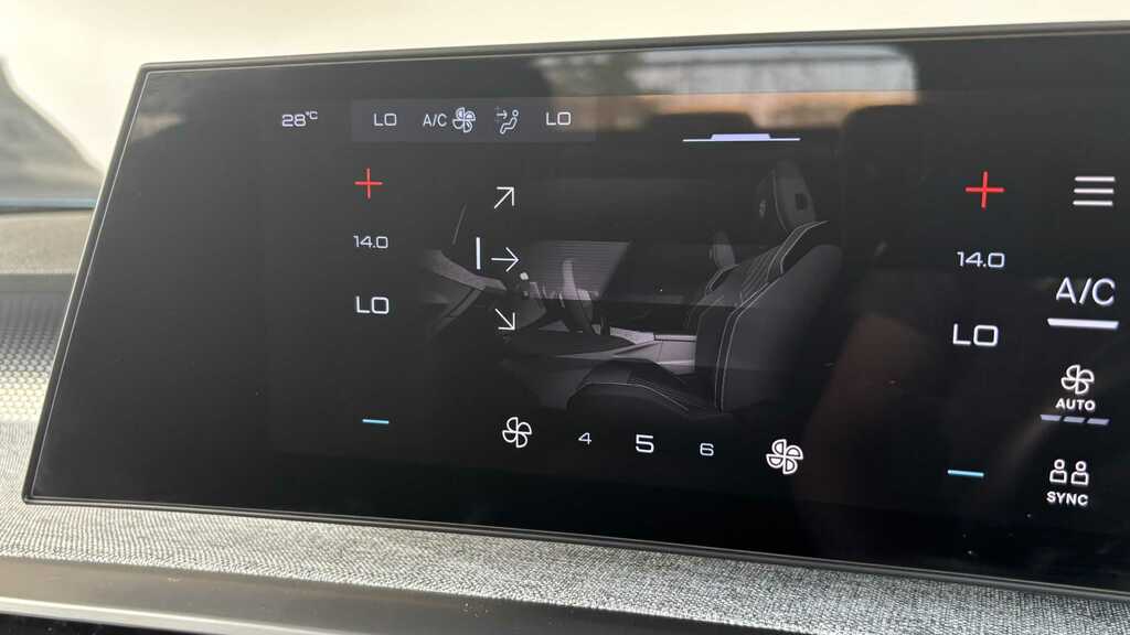 Peugeot 3008 1.6 12.4Kwh Allure Plug-in E-eat Black #12