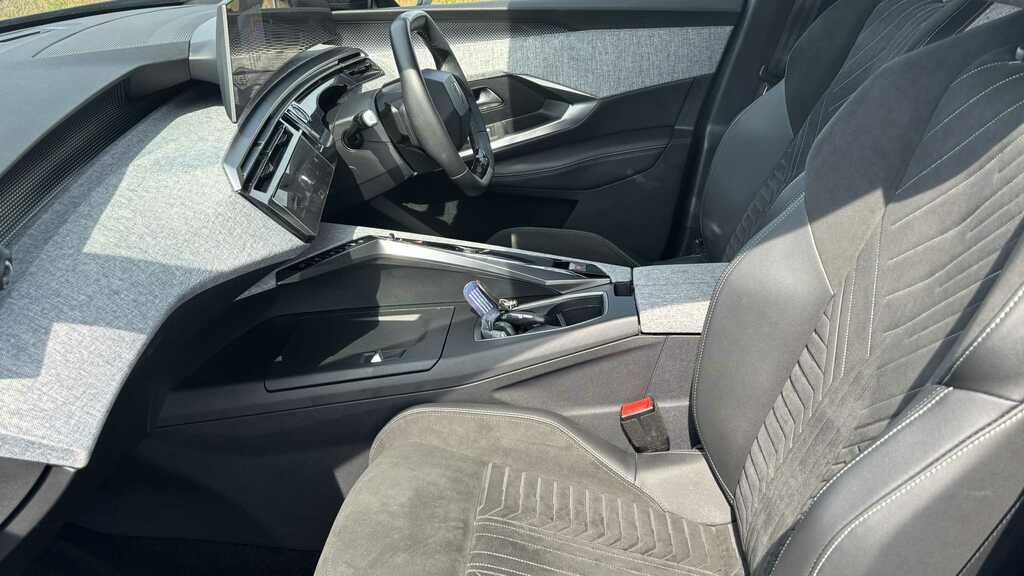 Peugeot 3008 1.6 12.4Kwh Allure Plug-in E-eat Black #8