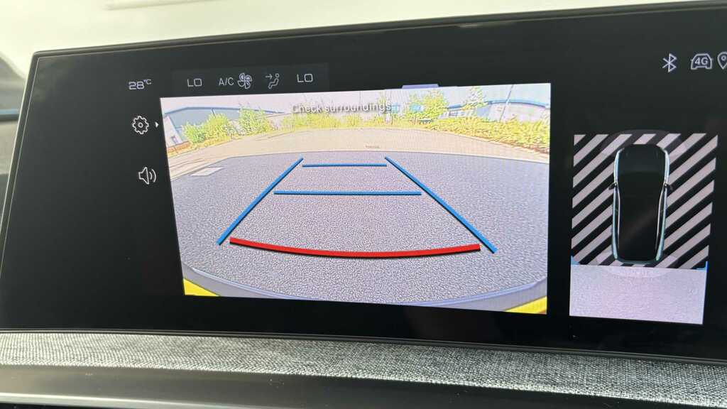Peugeot 3008 1.6 12.4Kwh Allure Plug-in E-eat Black #18