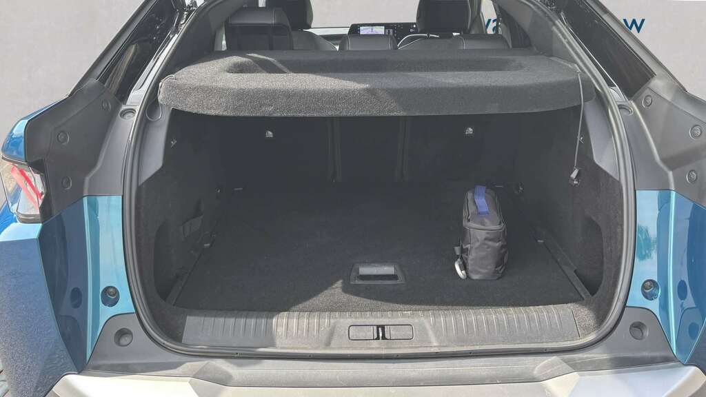 Peugeot 3008 1.6 12.4Kwh Allure Plug-in E-eat Black #9