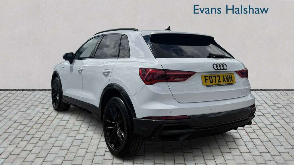 Audi Q3 35 Tfsi Black Edition S Tronic 2022 FD72AWN White #5