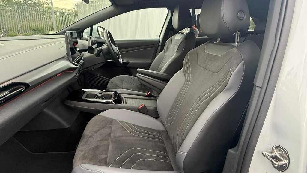 Volkswagen ID.4 Pure 52Kwh Life Suv 148 Ps White #10