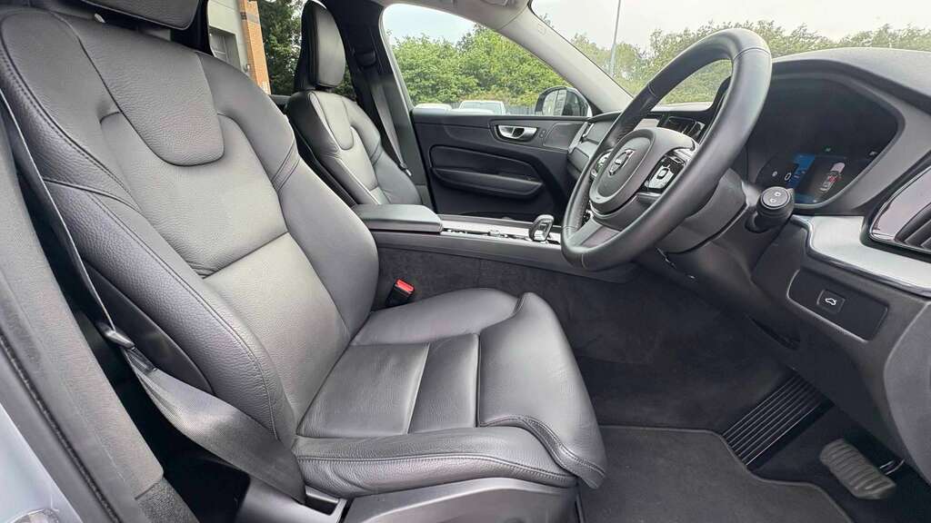 Volvo XC60 2.0H T8 Recharge 18.8Kwh Ultimate Dark Plug-in Awd YR73GAX Blue #7
