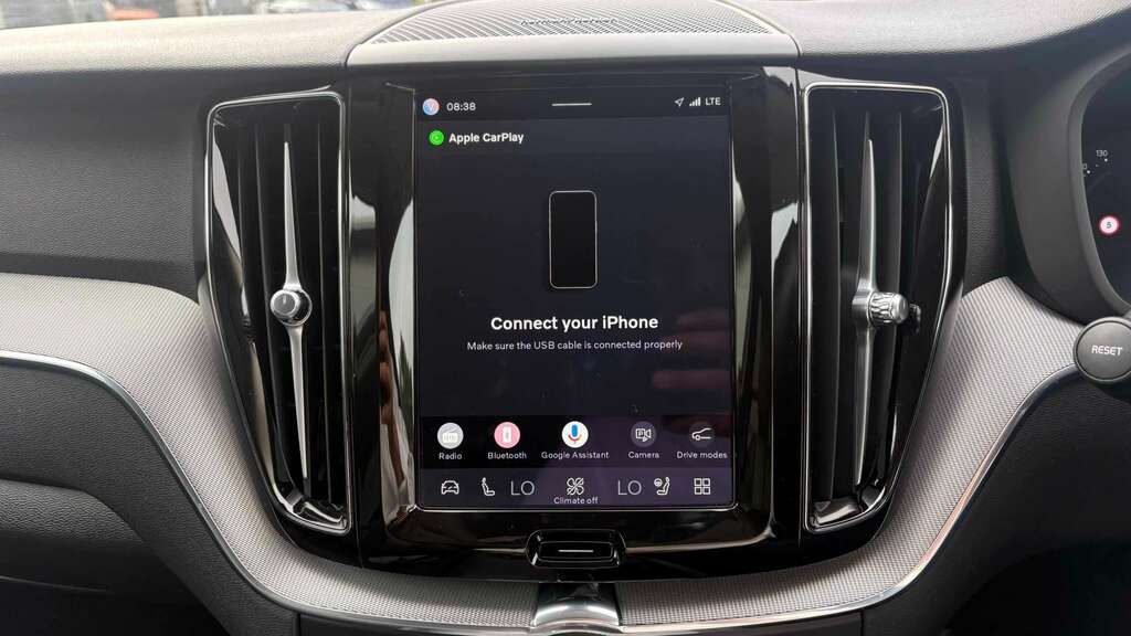 Volvo XC60 2.0H T8 Recharge 18.8Kwh Ultimate Dark Plug-in Awd YR73GAX Blue #14