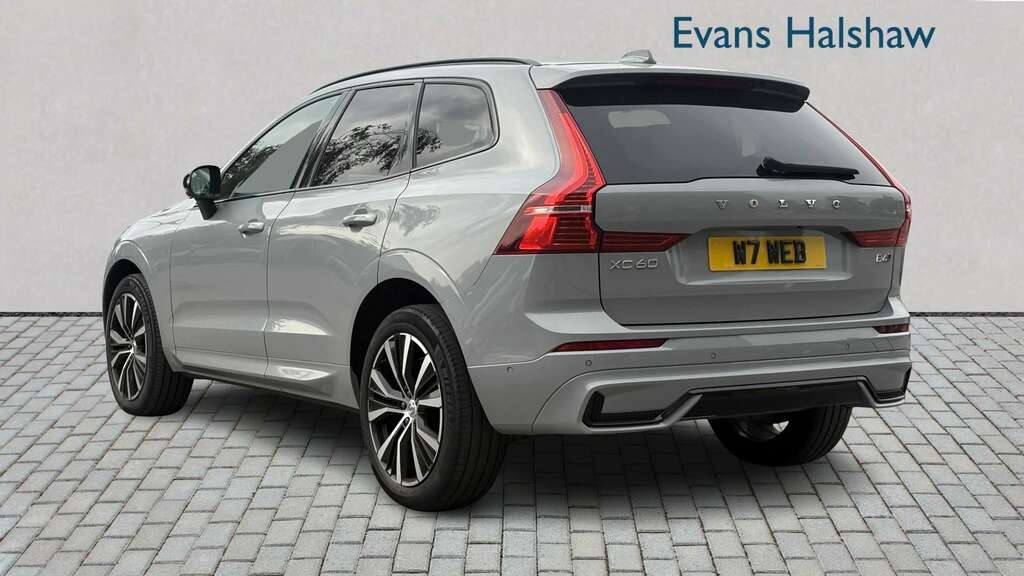 Volvo XC60 2.0 B4d Plus Dark Awd Geartronic 2023 Grey #2