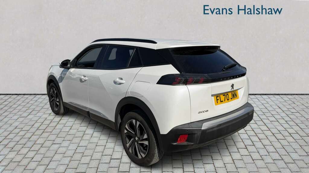 Peugeot 2008 1.5 Bluehdi Allure Premium 2020 White #3