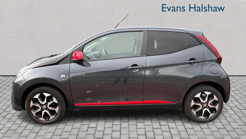 Toyota Aygo 1.0 Vvt-i X-trend Tss X-shift 2021 Grey #2
