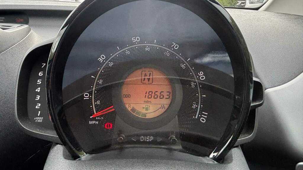 Toyota Aygo 1.0 Vvt-i X-trend Tss Red #11