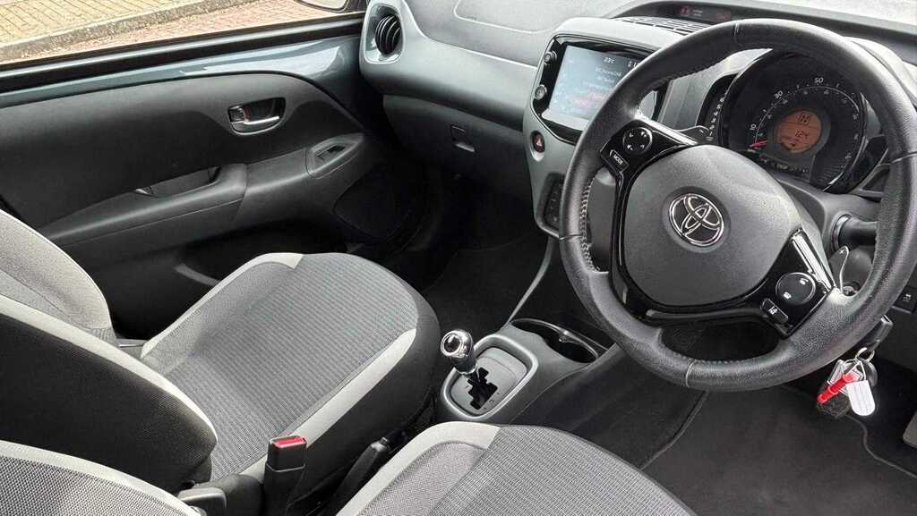 Toyota Aygo 1.0 Vvt-i X-trend Tss X-shift 2021 Grey #6