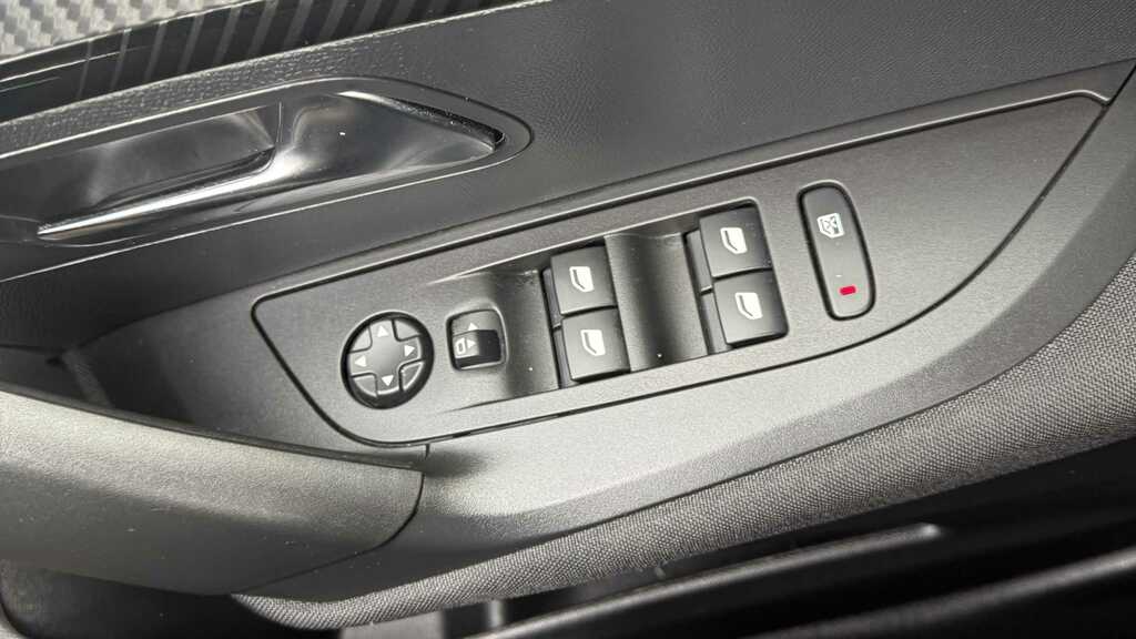 Peugeot e-2008 54Kwh Gt Suv 7Kw Charger 156 #13