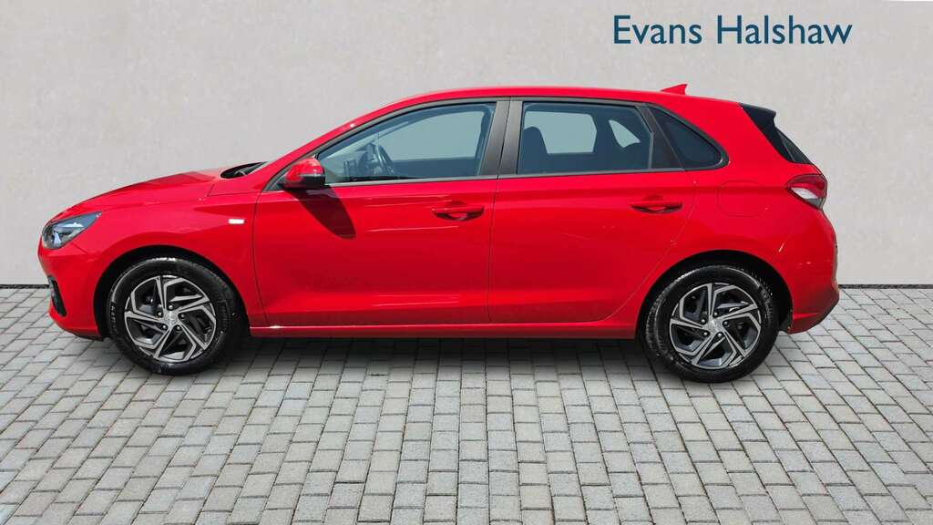 Hyundai I30 1.0T Gdi Se Connect 2022 Red #3