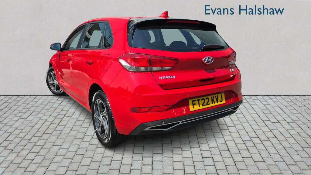 Hyundai I30 1.0T Gdi Se Connect 2022 Red #2