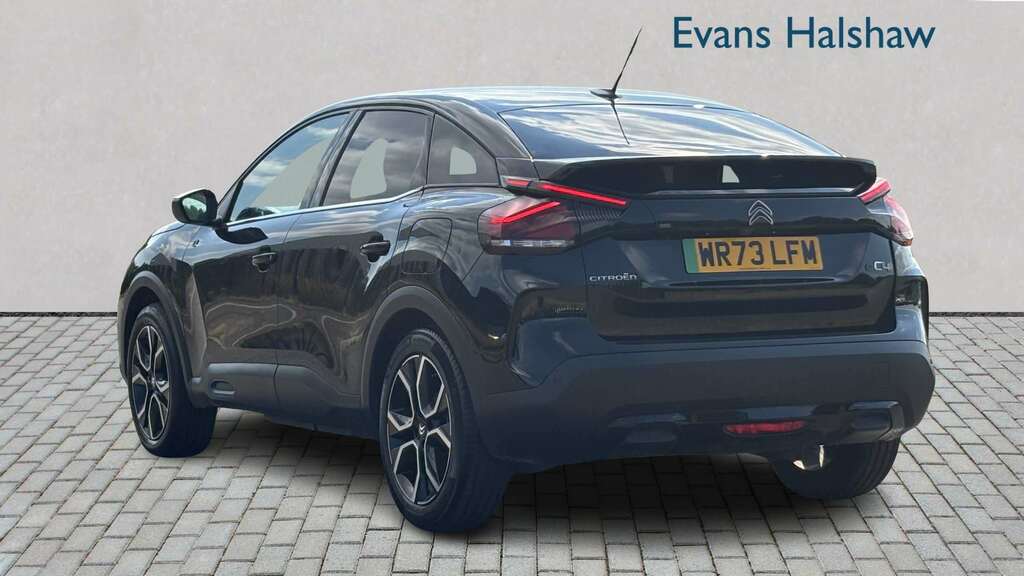 Citroen e-C4 100Kw Shine Plus 50Kwh 2023 Black #2