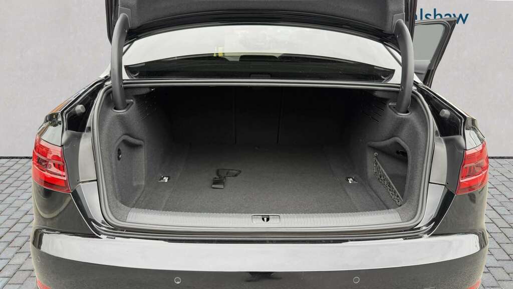 Audi A4 40 Tfsi Black Edition S Tronic 2019 Black #5