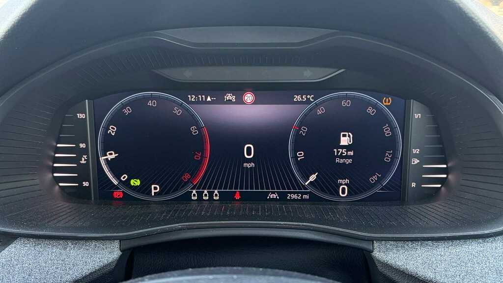 Skoda Kamiq 1.0 Tsi Se Edition Dsg 2025 Grey #6