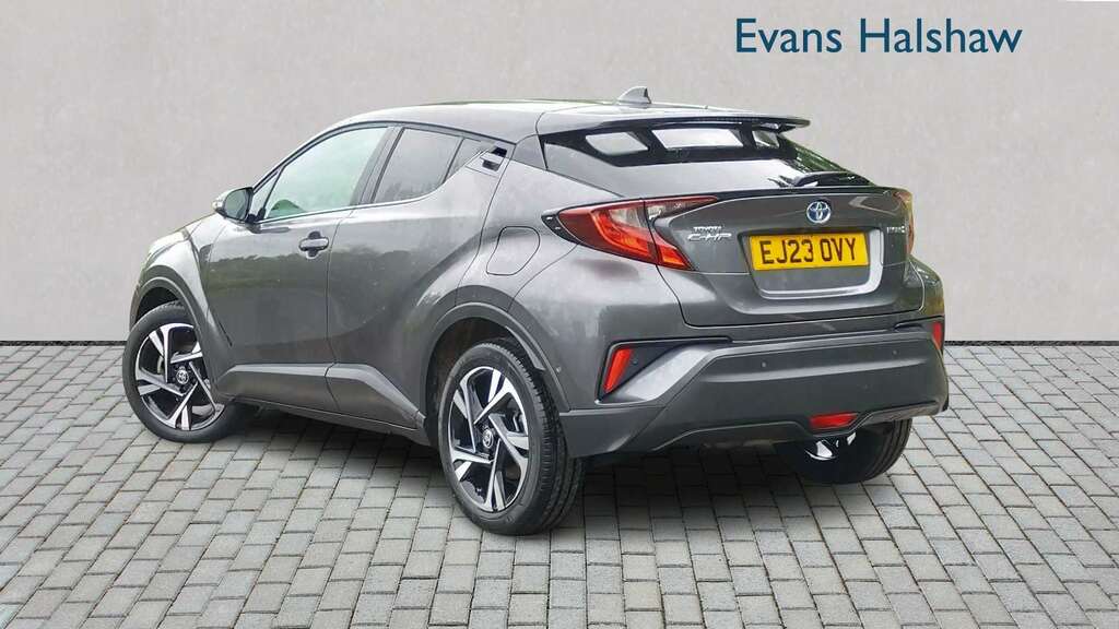 Toyota C-Hr 1.8 Hybrid Design Cvt 2023 Grey #2