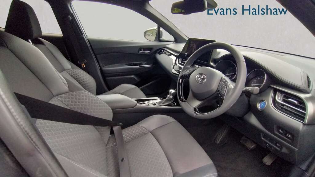 Toyota C-Hr 1.8 Hybrid Icon Cvt White #13