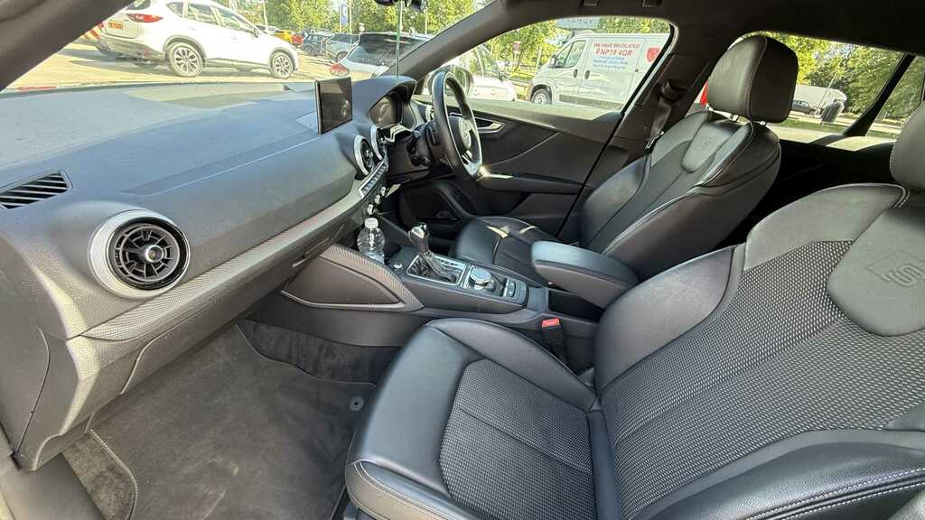 Audi Q2 35 Tfsi Black Edition S Tronic 2022 RJ22NVB Black #6