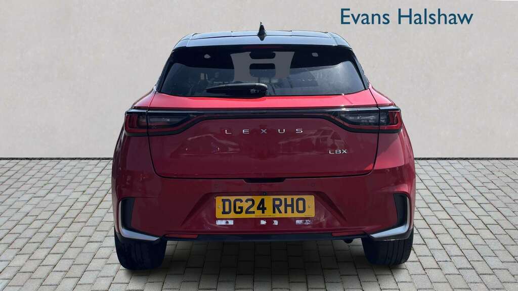 Lexus LBX 1.5 Takumi E-cvt 2024 DG24RHO Red #5