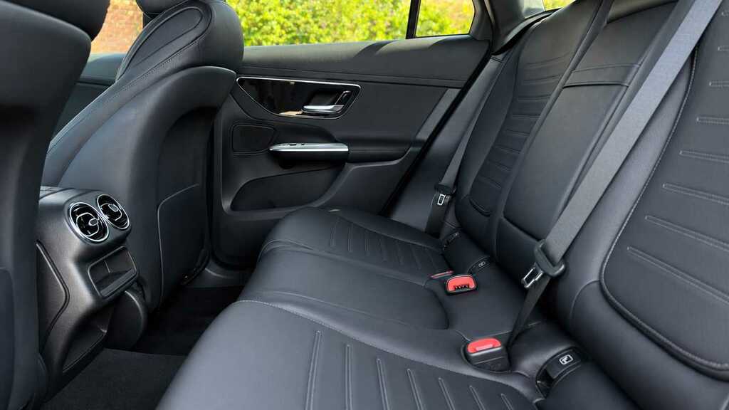 Mercedes-Benz GLC Class 300 4Matic Amg Line Premium 9G-tronic Black #10