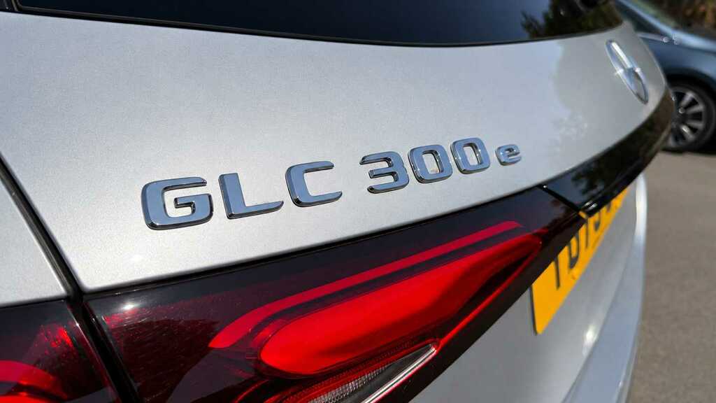 Mercedes-Benz GLC Class 300 4Matic Amg Line Premium 9G-tronic Black #33