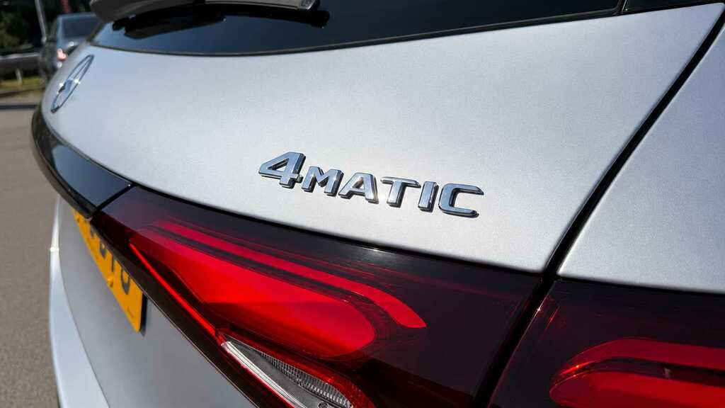 Mercedes-Benz GLC Class 300 4Matic Amg Line Premium 9G-tronic Black #34