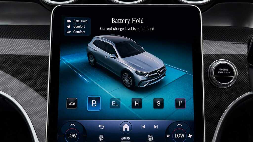 Mercedes-Benz GLC Class 300 4Matic Amg Line Premium 9G-tronic Black #31