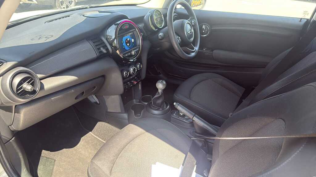 Mini Hatch 1.5 Cooper II 2018 MH18WFA White #6