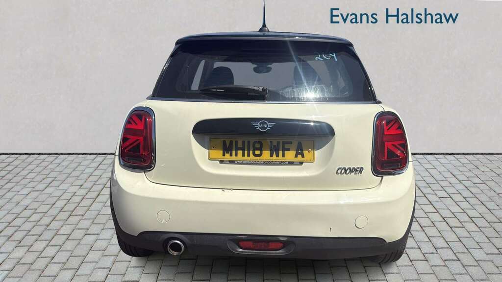 Mini Hatch 1.5 Cooper II 2018 MH18WFA White #2