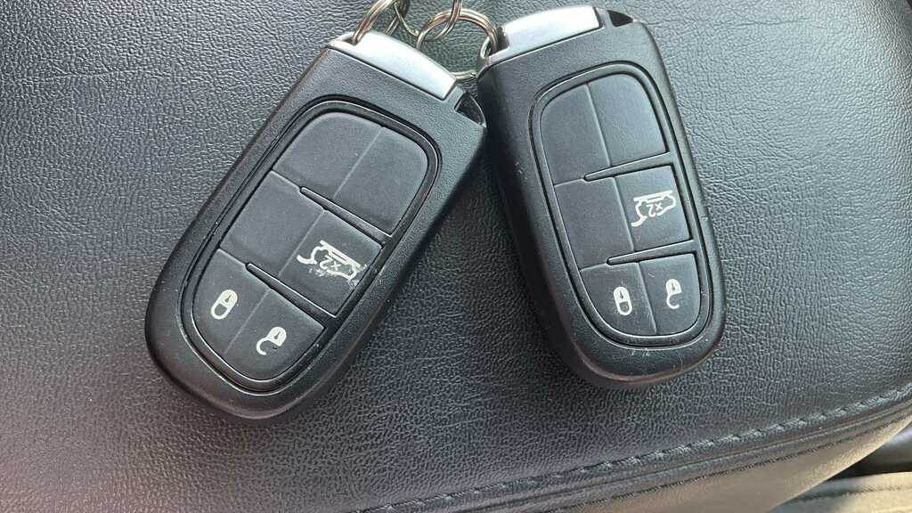 Jeep Cherokee  Silver #22