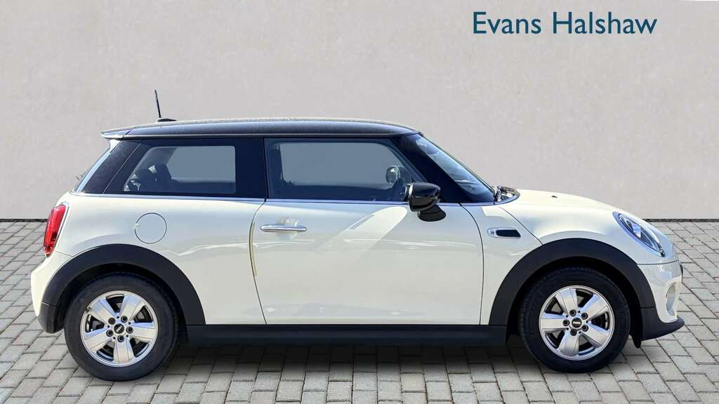 Mini Hatch 1.5 Cooper Classic II 2019 OU69KCN White #4