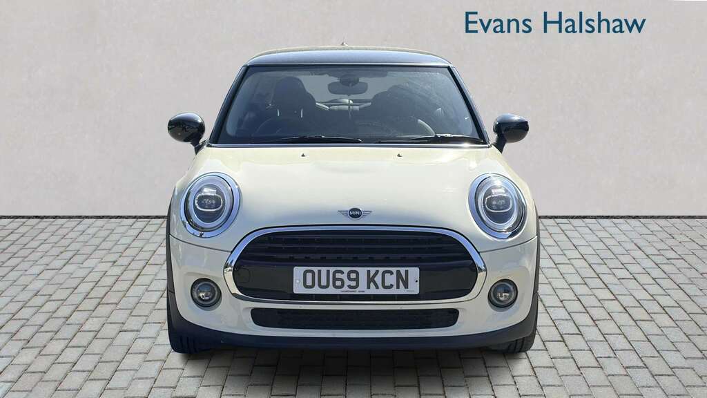 Mini Hatch 1.5 Cooper Classic II 2019 OU69KCN White #3