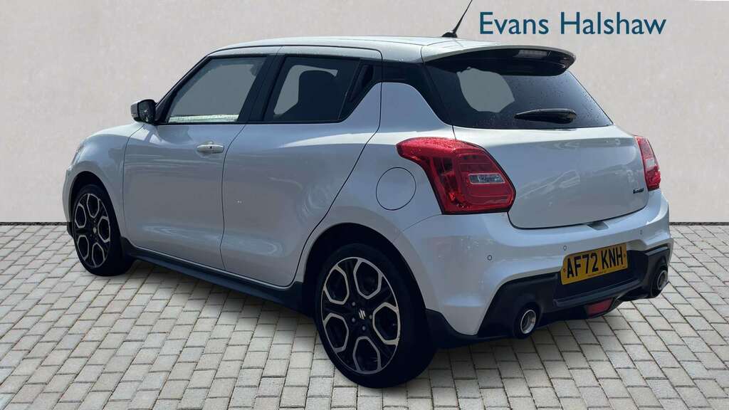 Suzuki Swift 1.4 Boosterjet 48V Hybrid Sport 2022 White #2