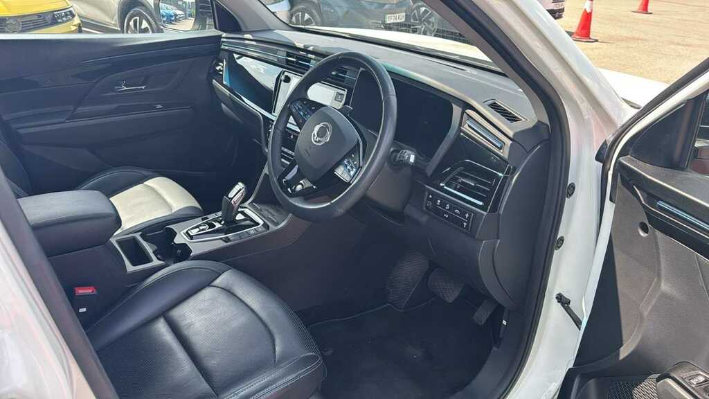 SsangYong Korando e-Motion 150Kw Ultimate 61.5Kwh White #17