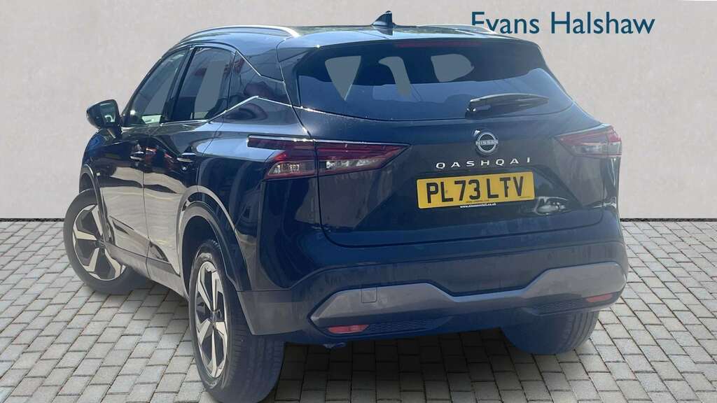 Nissan Qashqai 1.3 Dig-t Mh N-connecta 2023 Black #2