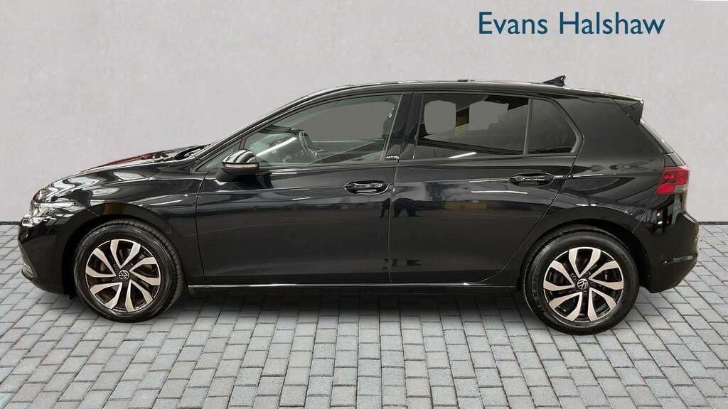 Volkswagen Golf 1.5 Tsi 150 Active 2022 MW22XKE Black #2