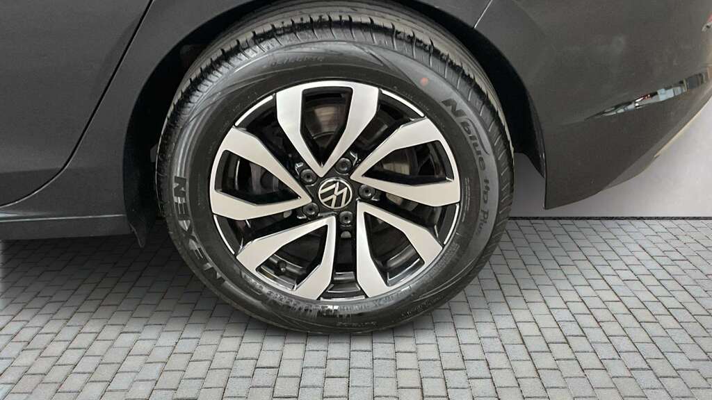 Volkswagen Golf 1.5 Tsi 150 Active 2022 MW22XKE Black #5